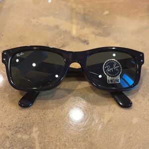 Ray-Ban Black Wayfarer Sunglasses with Dark Lenses and Silver Hinges